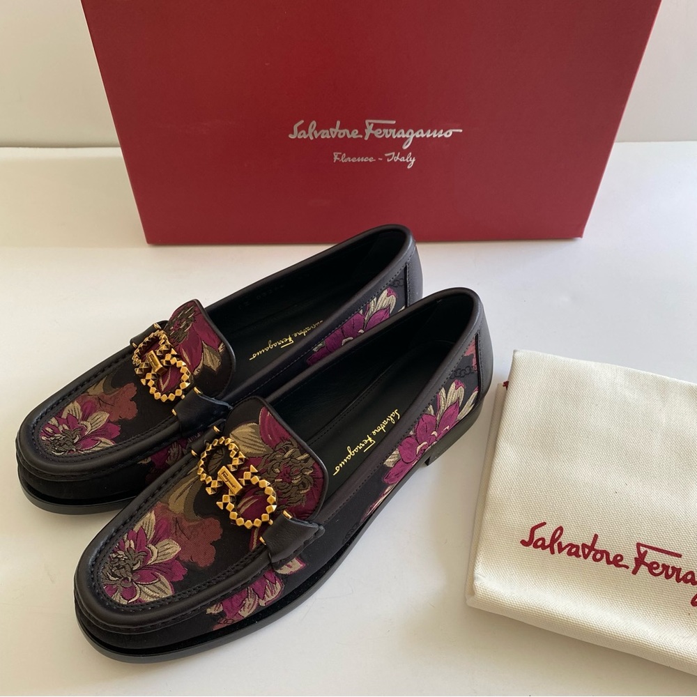 Salvatore Ferragamo Leather Rolo T Loafers Moccassins Floral Print 6.5C New